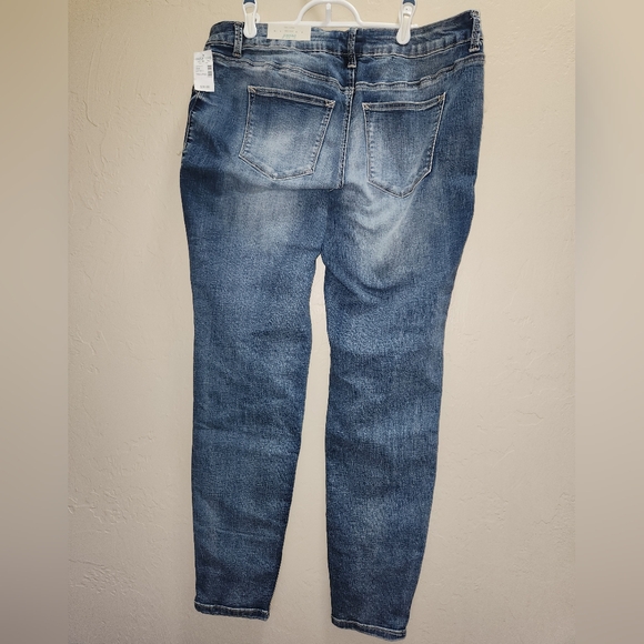 NWT Maurices Mid Rise Denim Flex Jeggings - Picture 6 of 9